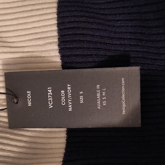 ð
ºVERTIGO Collection Nicole Turtleneck Sweater Navy/Ivory Size S - Picture 8 of 12